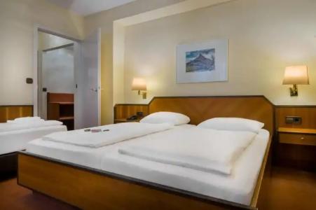 Rieker Stuttgart Hauptbahnhof - 58