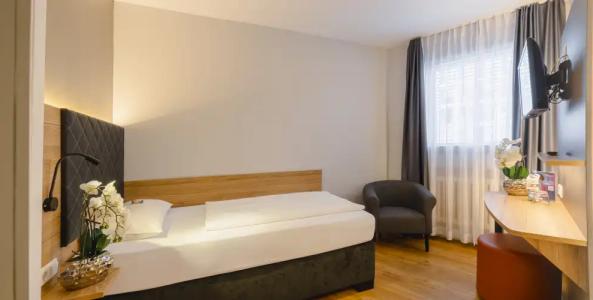 Rieker Stuttgart Hauptbahnhof - 108