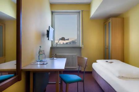 Rieker Stuttgart Hauptbahnhof - 3