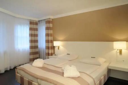 relexa WaldSchatten Stuttgart GmbH - 30