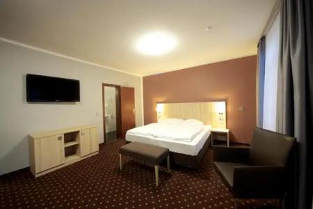 attimo Stuttgart***S - 42