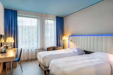 Park Inn by Radisson Stuttgart - 19