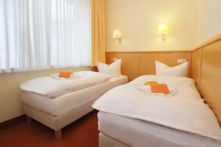 SEETELEsplanade mit Villa Aurora - 33