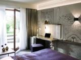 Comfort room with balcony