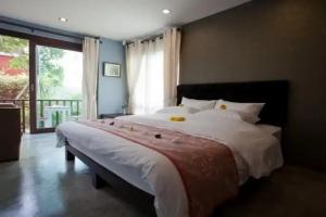 Varee Manust Resort, Damnoen Saduak