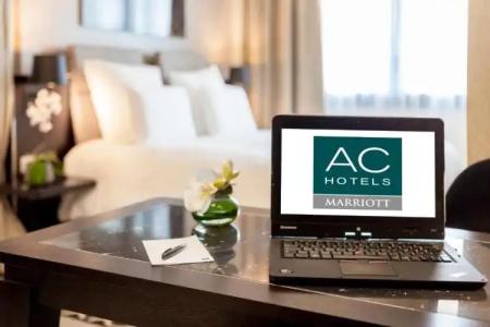 AC Paris Porte Maillot by Marriott - 57