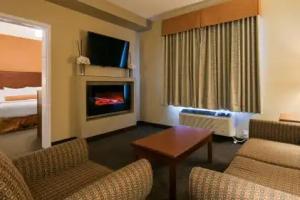 Best Western Plus Service Inn & Suites, Lethbridge