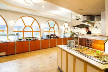 Complex Sunrise by HMG - All Inclusive - 40