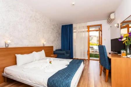 Complex Sunrise by HMG - All Inclusive - 59