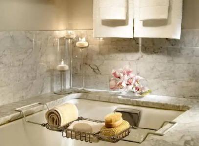 Waldorf Astoria Chicago - 14