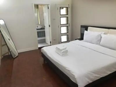 P.T. Court - 28
