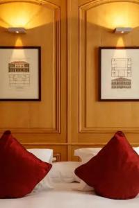 Hôtel de Bourgtheroulde, Autograph Collection - 63