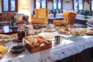 Althea Mansion Hotel, Portaria