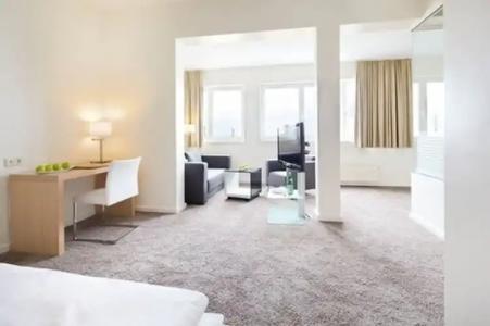 ambassador & spa - 43