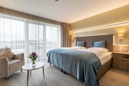 ambassador & spa - 35