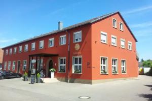 Hotel Lowen Garni - B&B, Rust