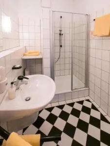 Löwen Garni - B&B - 21