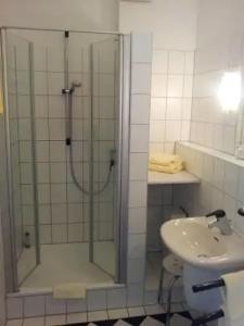 Löwen Garni - B&B - 22