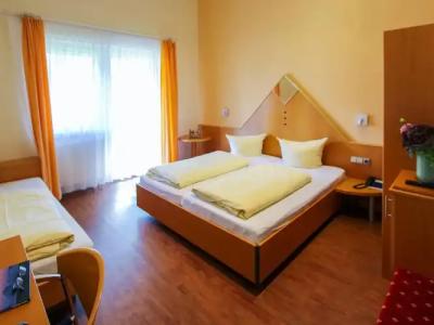 Löwen Garni - B&B - 1