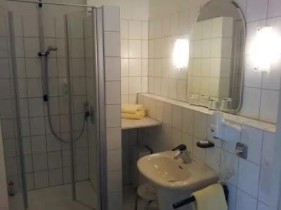 Löwen Garni - B&B - 19