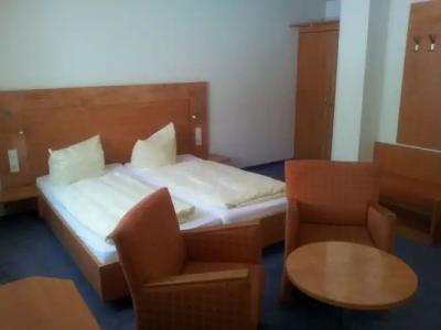 Löwen Garni - B&B - 14