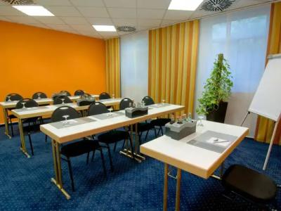 ACHAT Rüsselsheim Frankfurt - 17