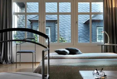 Breuer's Rüdesheimer Schloss - 9