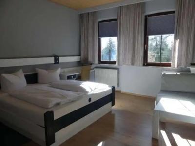 Bayerischer Hof - 41