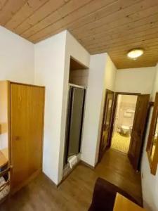 Bayerischer Hof - 26