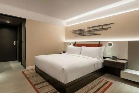 DoubleTree by Hilton Bangkok Ploenchit - SHA Plus Certified - 102