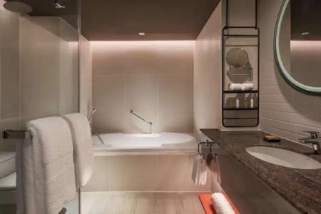 DoubleTree by Hilton Bangkok Ploenchit - SHA Plus Certified - 114