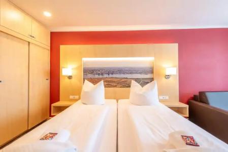 Das an der Stadthalle - 5