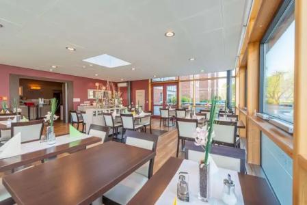 Das an der Stadthalle - 14