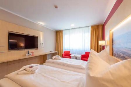 Das an der Stadthalle - 1