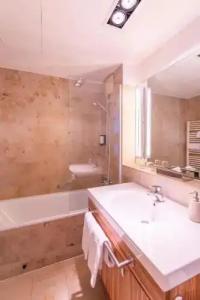 ACHAT Regensburg Herzog am Dom - 13