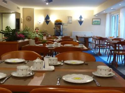 Am Düsseldorfer Platz - 15