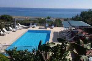 Hotel Schonberg, Kizilot