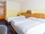 Economy Triple room with balcony