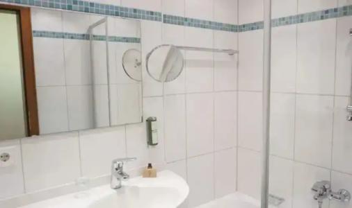 Herdegen - Self Check-in - 30