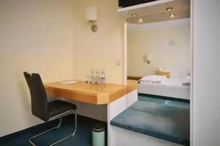 Herdegen - Self Check-in - 12