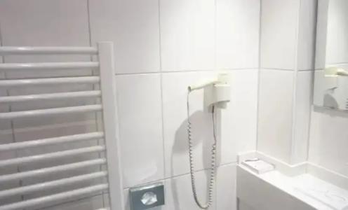 Herdegen - Self Check-in - 23