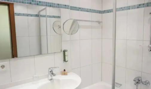 Herdegen - Self Check-in - 28