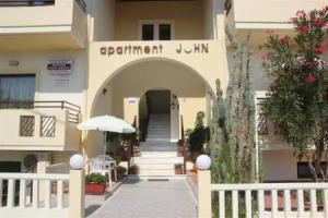 John Apartments, Platanias