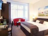 Junior Suite with partial sea view