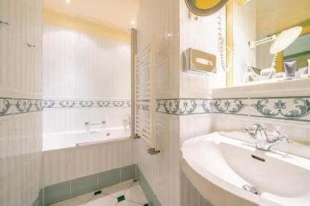 Rugard Thermal Strandhotel - 83