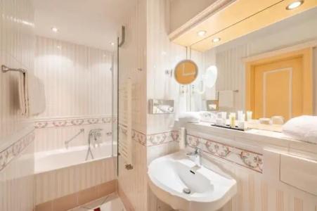 Rugard Thermal Strandhotel - 55