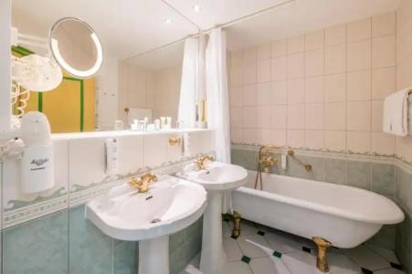 Rugard Thermal Strandhotel - 92