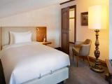 2 Bedrooms Suite with mountain view