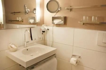 Bayerischer Hof - 39