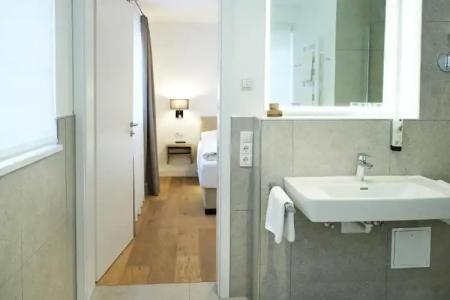 Bayerischer Hof - 166